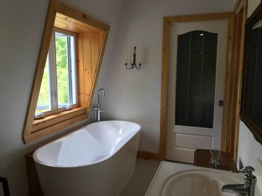 La Verivraie/Truly -Hebergement Touristique/Tourist Accomodation North Hatley Exterior foto
